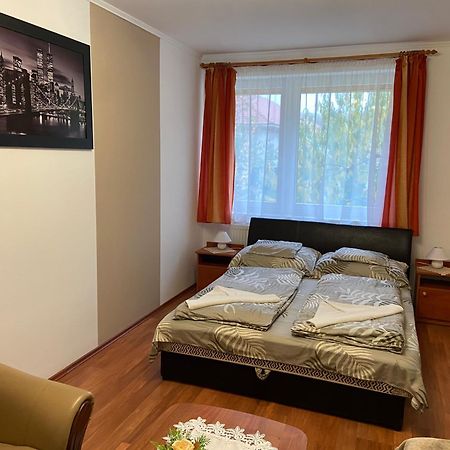 Vadrozsa Vendeghaz-Apartman Demjén Exterior foto
