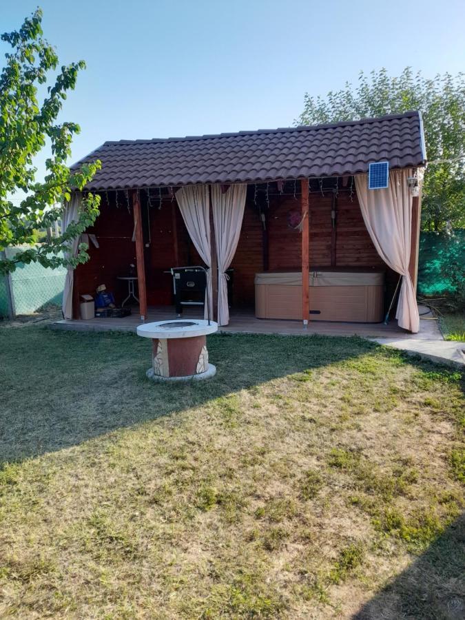 Vadrozsa Vendeghaz-Apartman Demjén Exterior foto