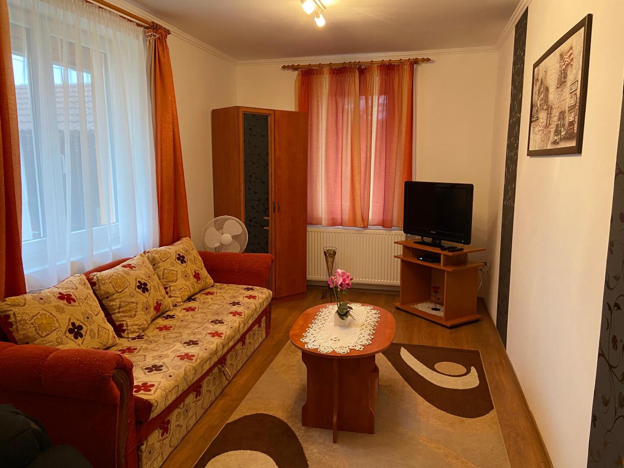Vadrozsa Vendeghaz-Apartman Demjén Exterior foto